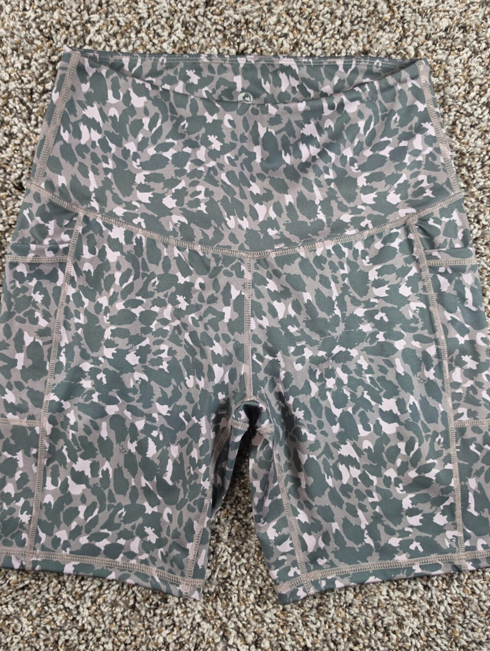 LegEnd Active Womens Sz M Pull On Bike Shorts Taupe Purple Animal Print